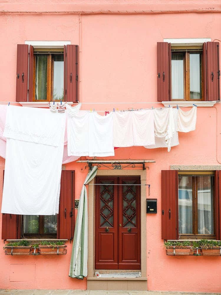 Burano Washing