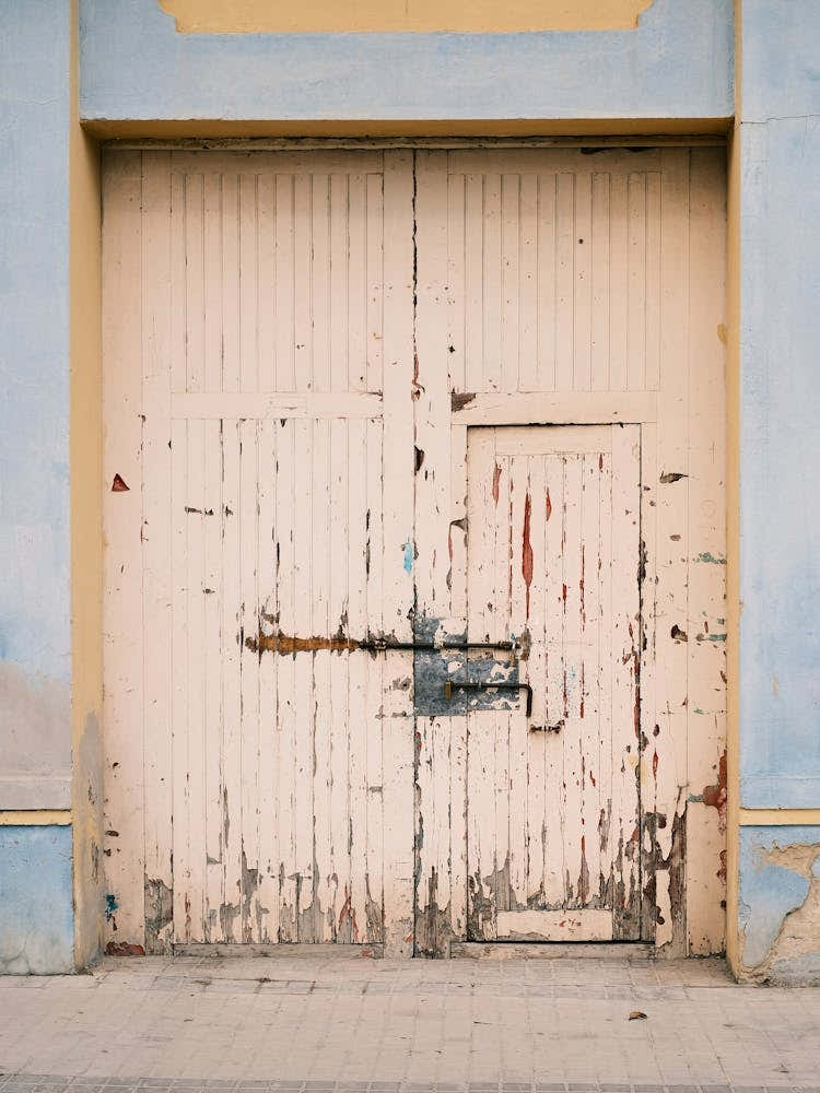 Old Garage Door // Valencia, Spain, Travel Photography