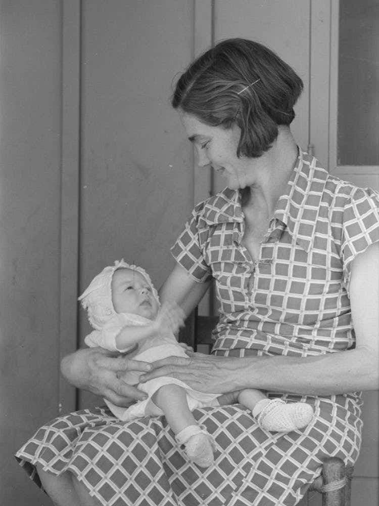 Mother And Child At The Agua Fria Migratory Labor Camp, Arizona By Russell Lee