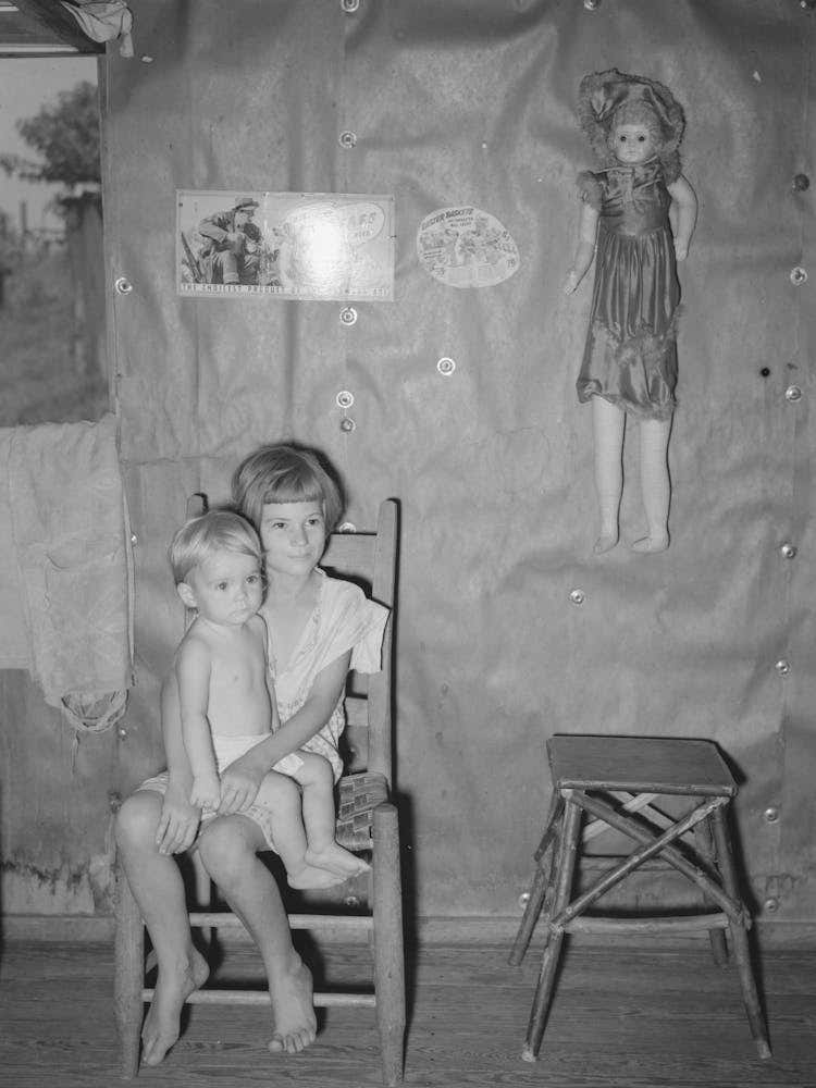 Children In Their Shack, Tin Town, Caruthersville, Missouri By Russell Lee