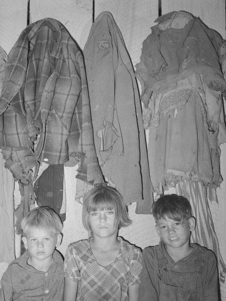 Children Of White Tenant Farmer In Their Home In Mcintosh County, Oklahoma By Russell Lee