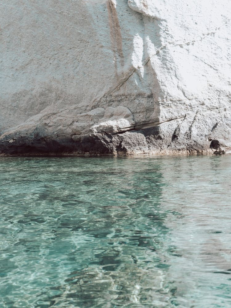 Aqua Reflections, Milos