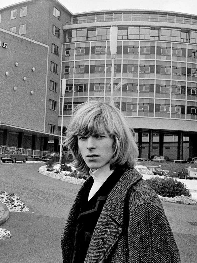 David Bowie Outside The Bbc
