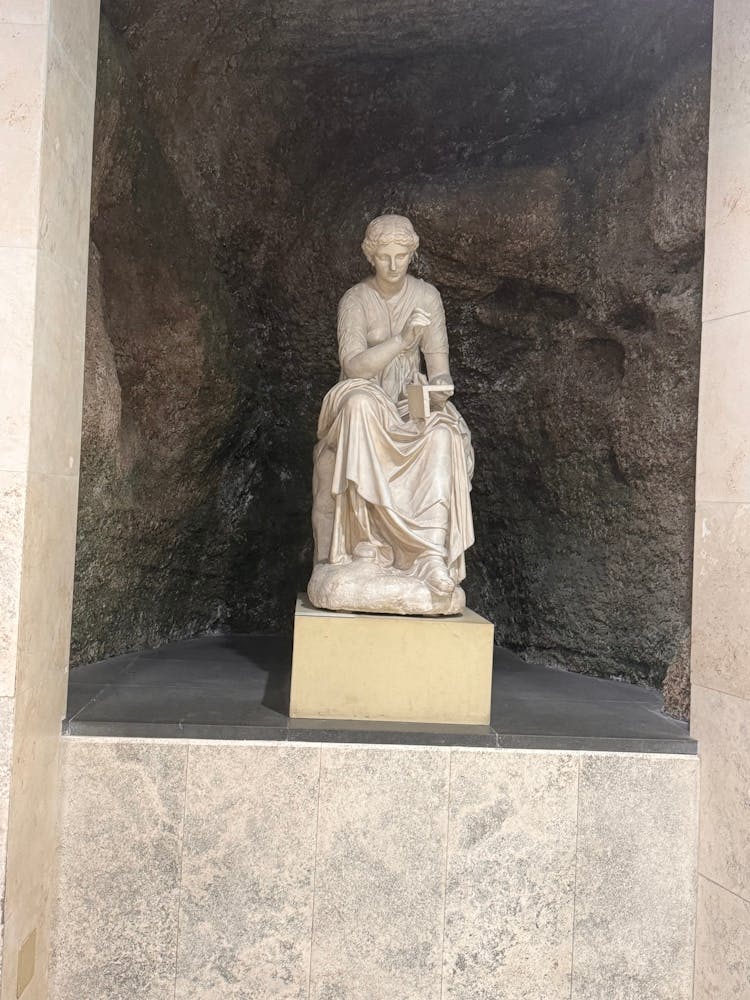 Aphrodite 1