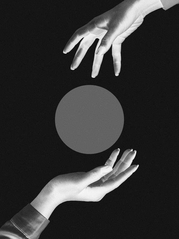 Hands Circle Black And White_2242724