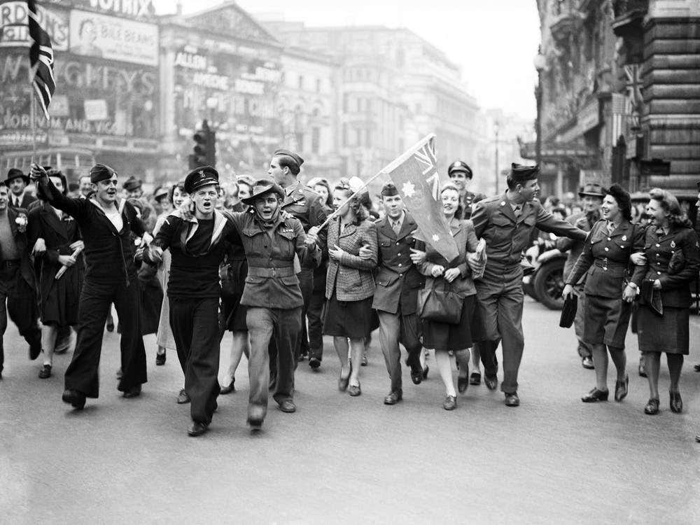 Ve Day Celebrations In London 1945