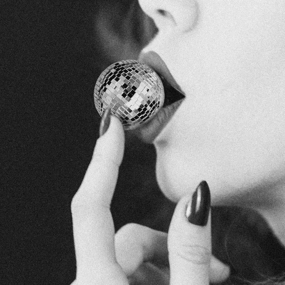 EAT me - Female Disco Lips - SQUARE