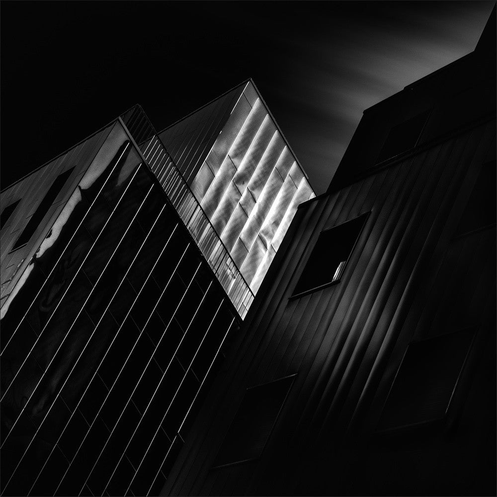B&W metal battle
