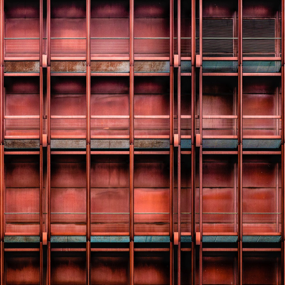 Closed red