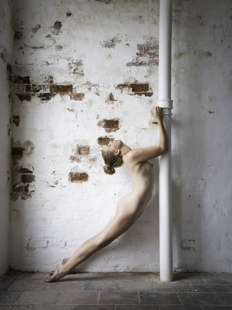 The White Pole