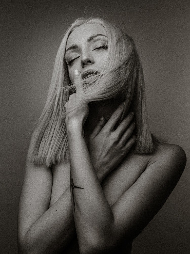 SENSUSAL BEAUTY [Michaela P]