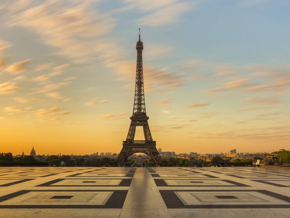 AMANECER EN TROCADERO