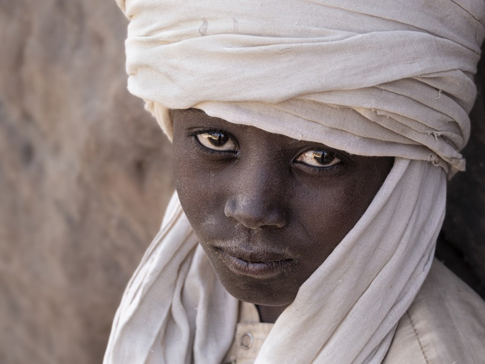 gazes at Ennedi desert, Tchad