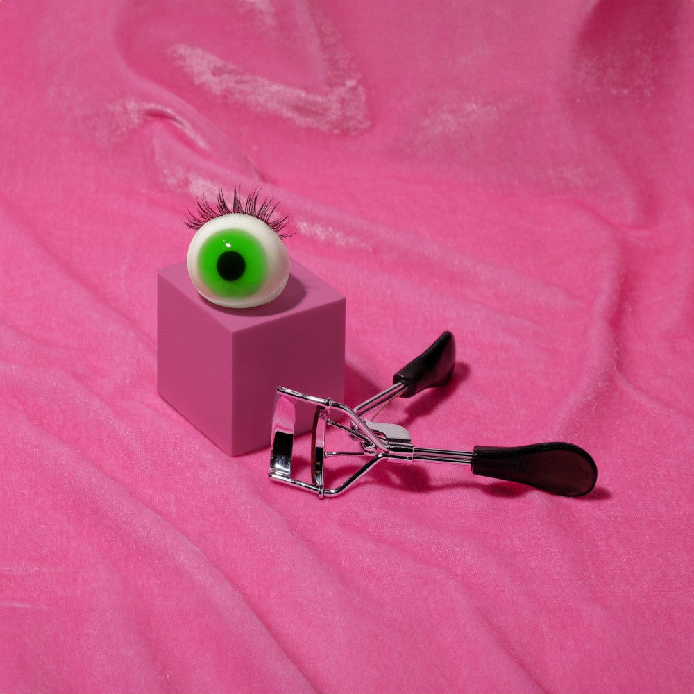 Curling eyelashes