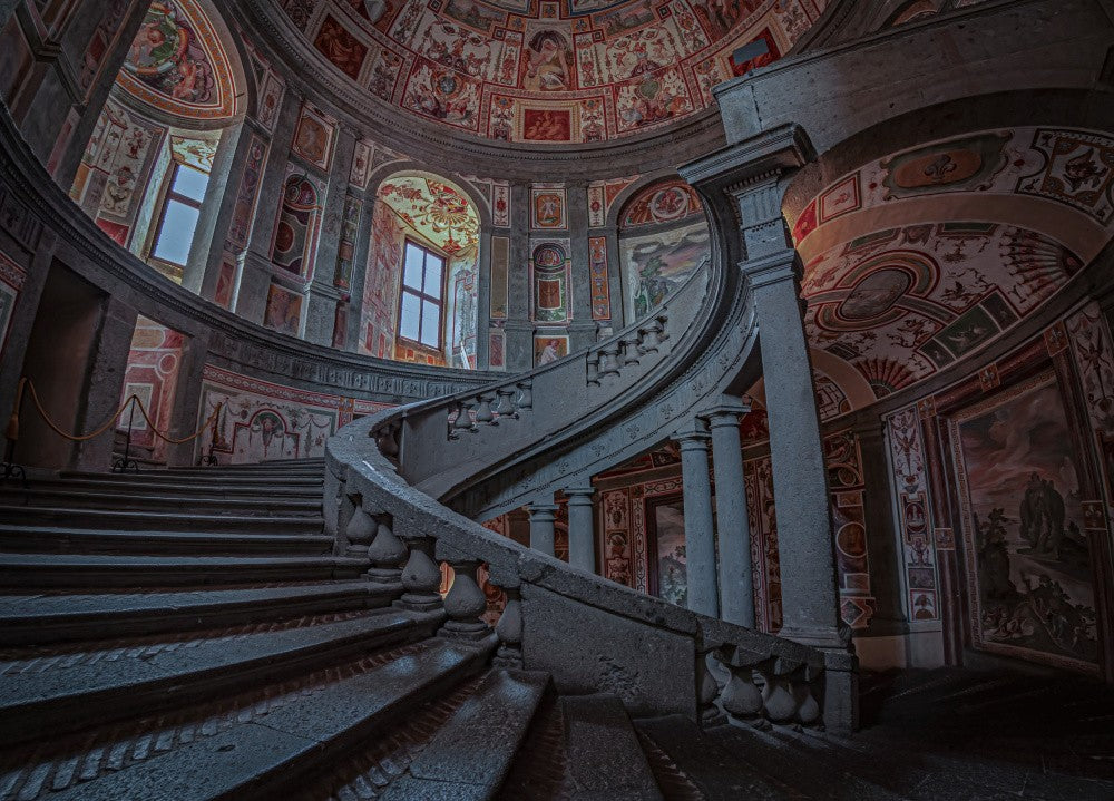 La forme en spirale de l'escalier