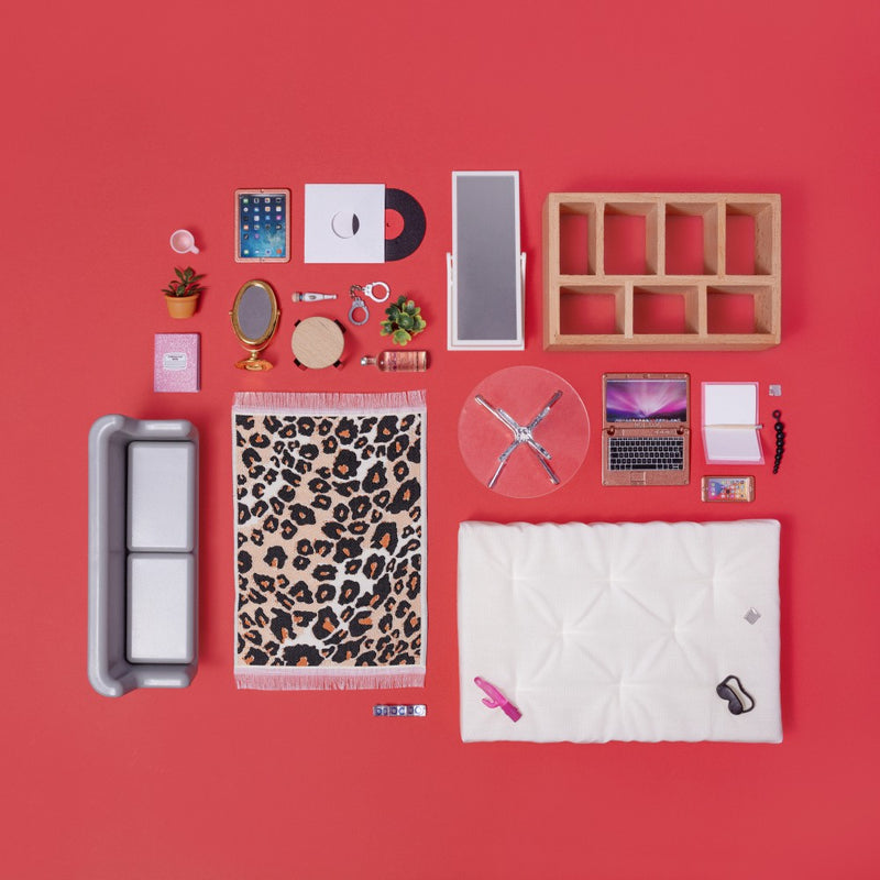 Dollhouse inventory / red