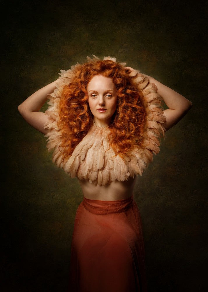 A collar of feathers