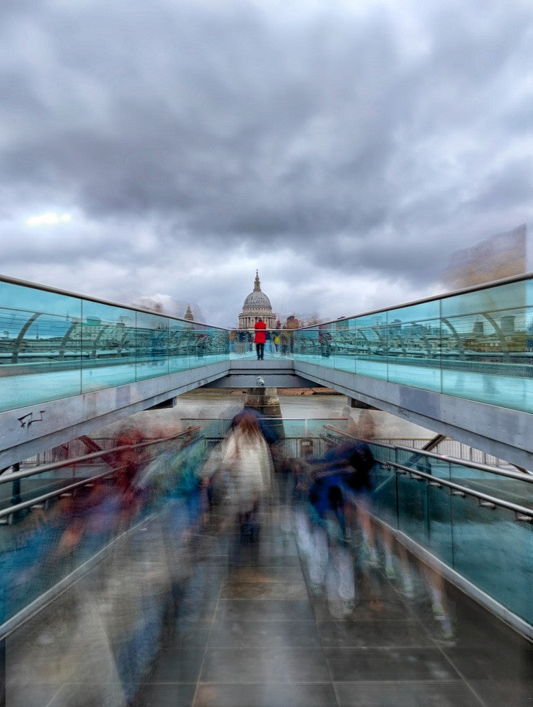 St Pauls and the Millenium Bridge on the move
