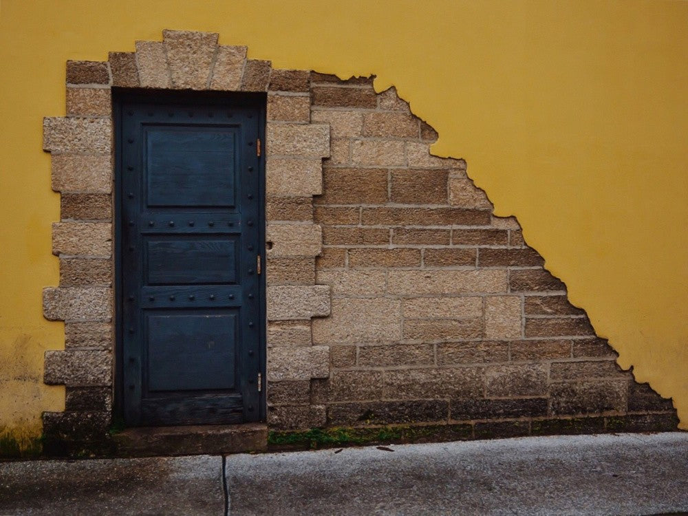 Aviles Street Tür