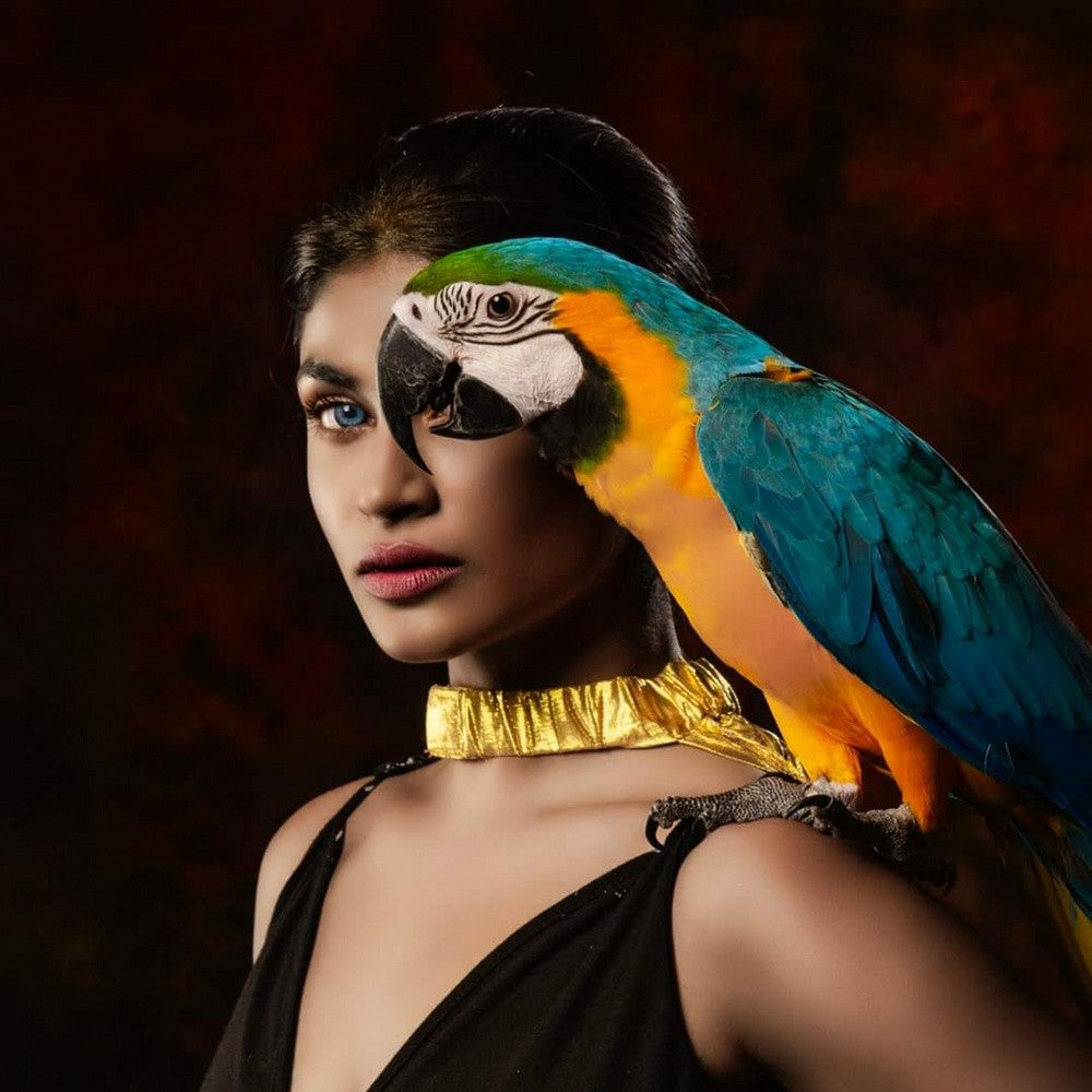 LADY WITH A MACAW