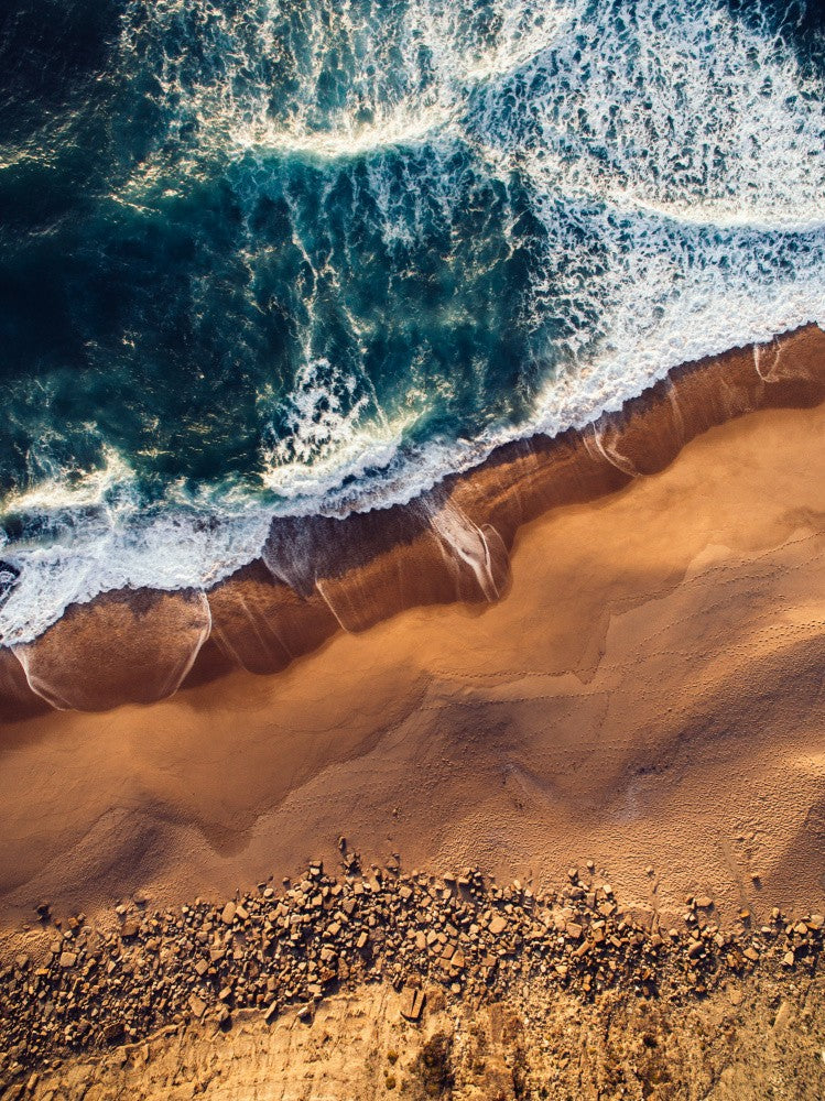 Littoral Vibrant Avec des Vagues Turquoises