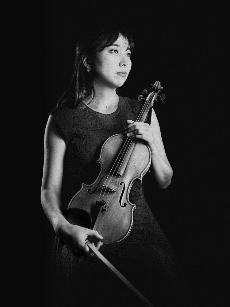 Female violinist