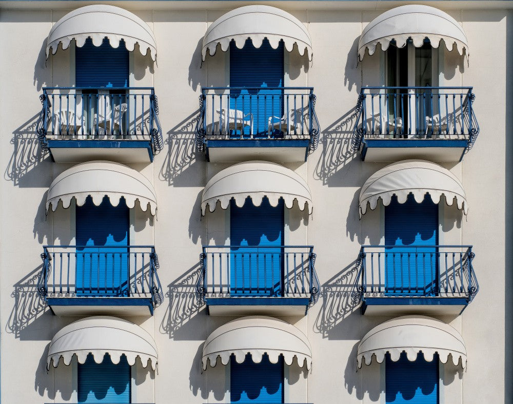 Symmetry and repetitions