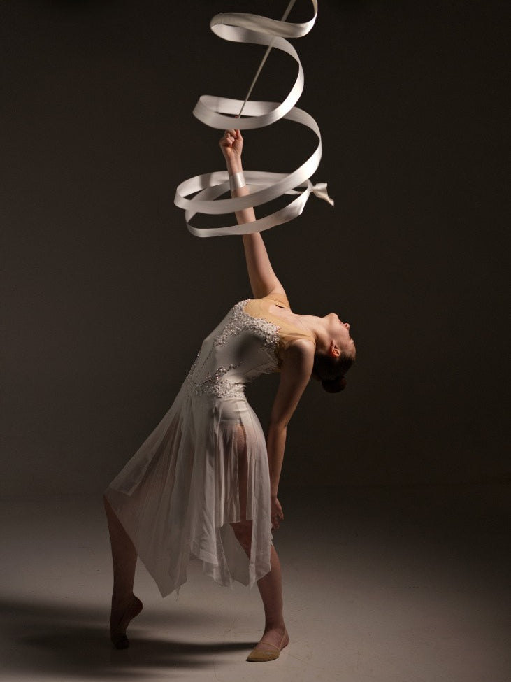 Artistic exercise with ribbon