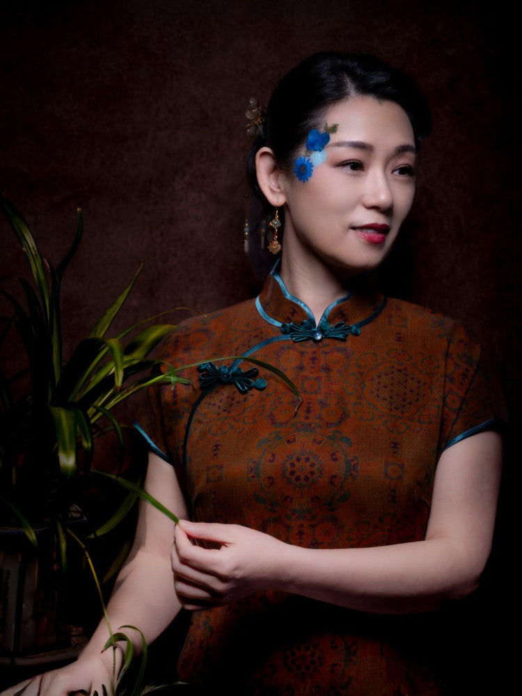 Woman & Qipao