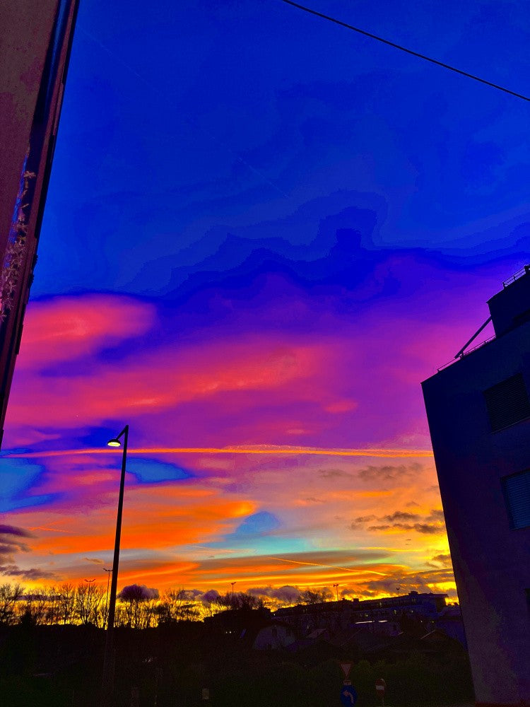 Dramatischer urbaner Sonnenuntergang II