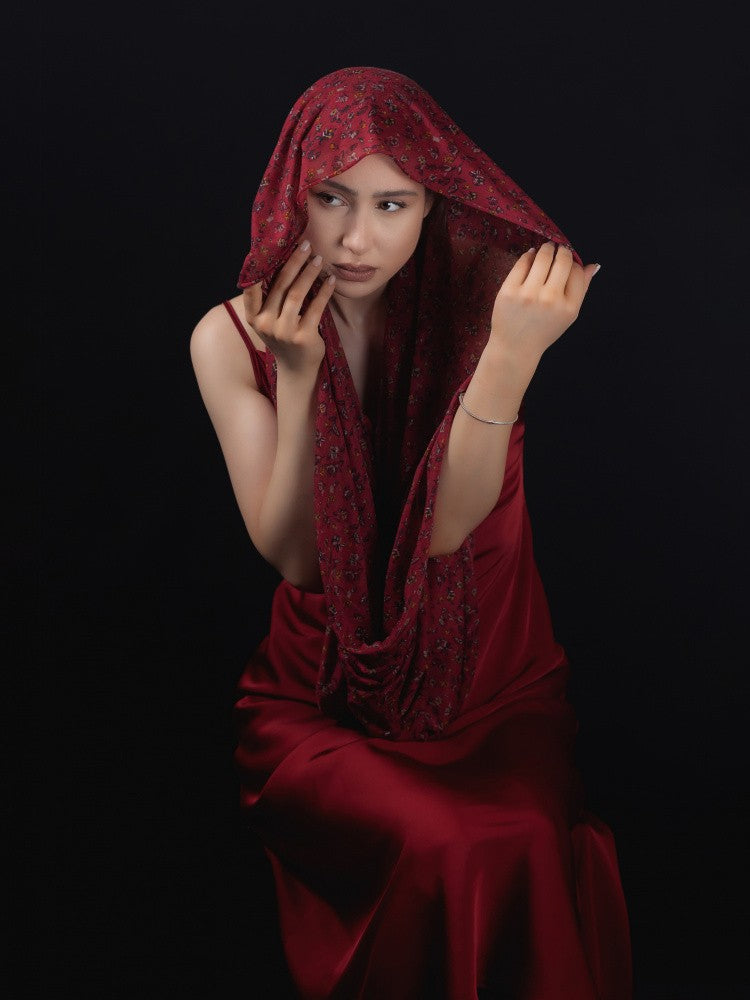 Dame in Rot