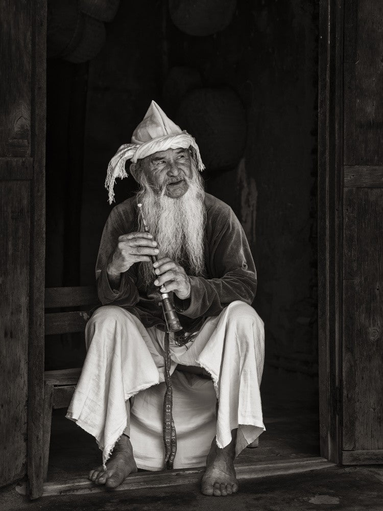 Man w flute