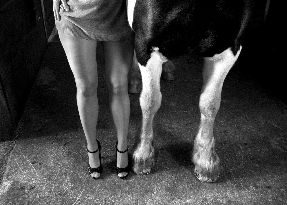 to cool one's heels