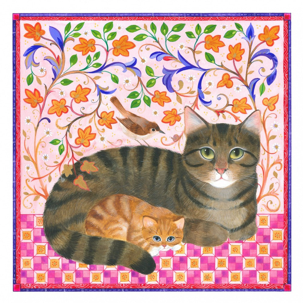 Getigerte Katze und rotes Kätzchen