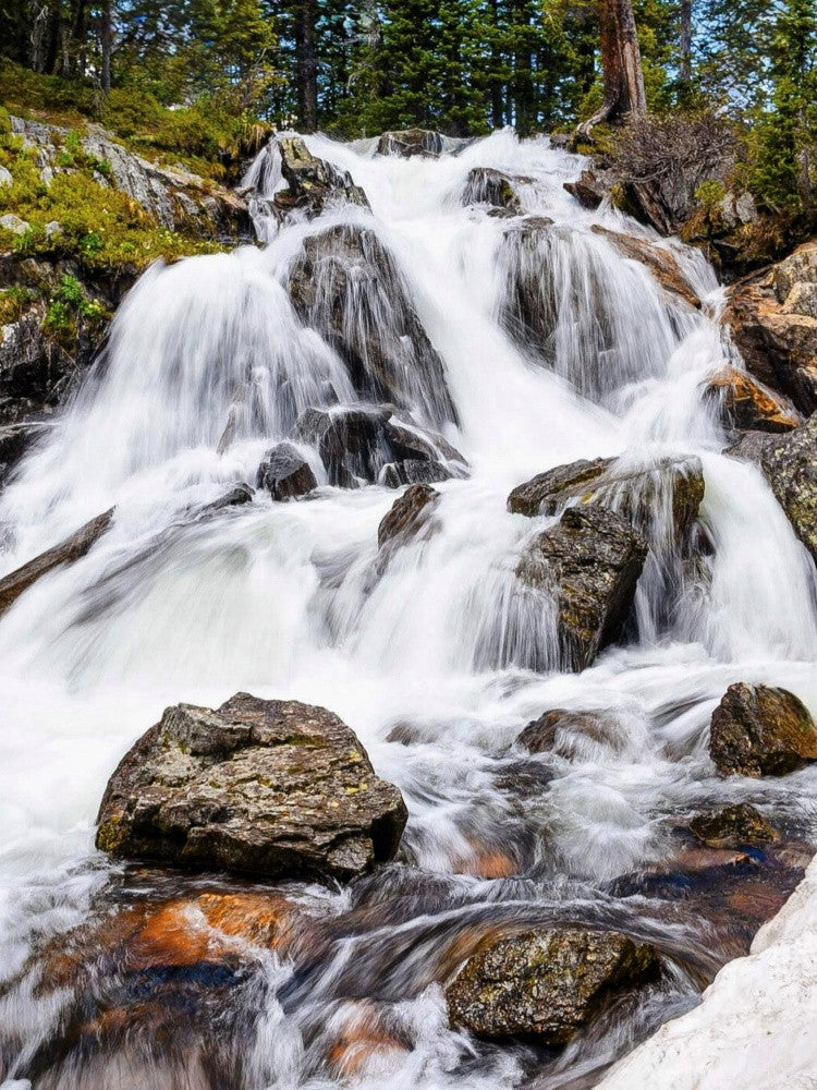 Diamond Lake Waterfall