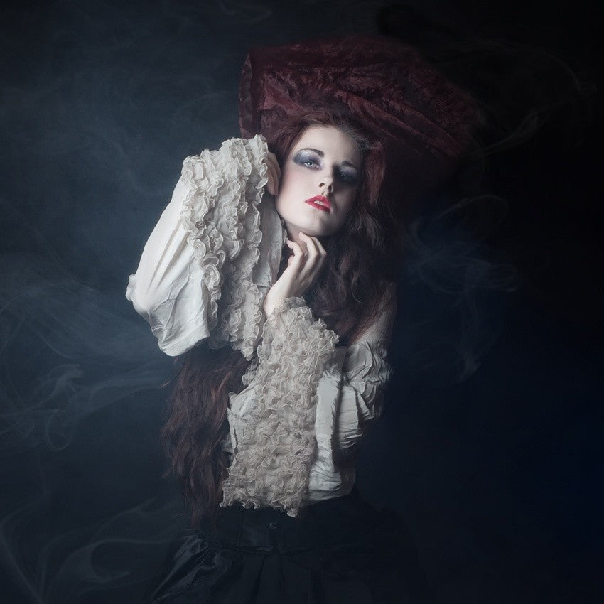 Annette dans la fumée