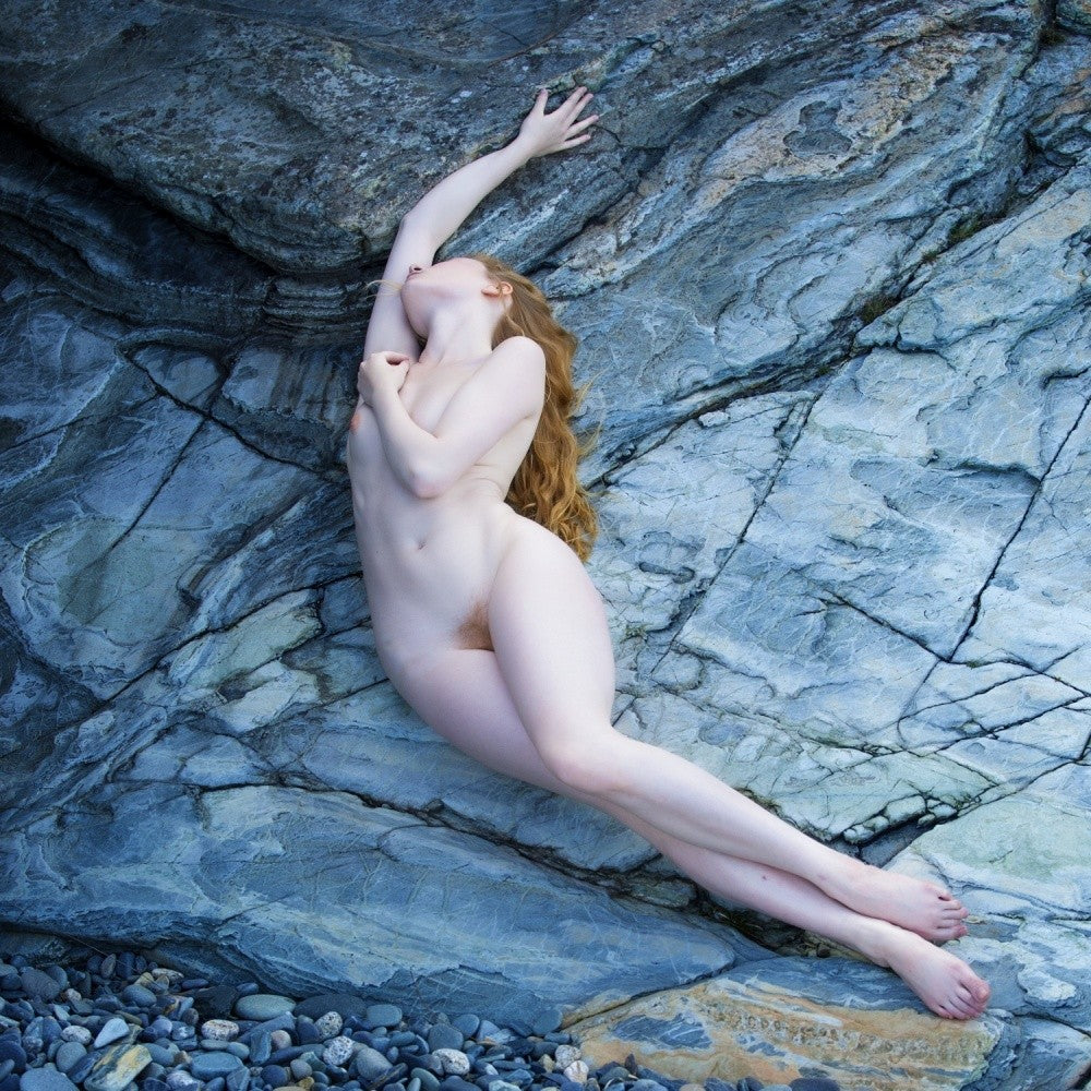 Lulu on the Rocks