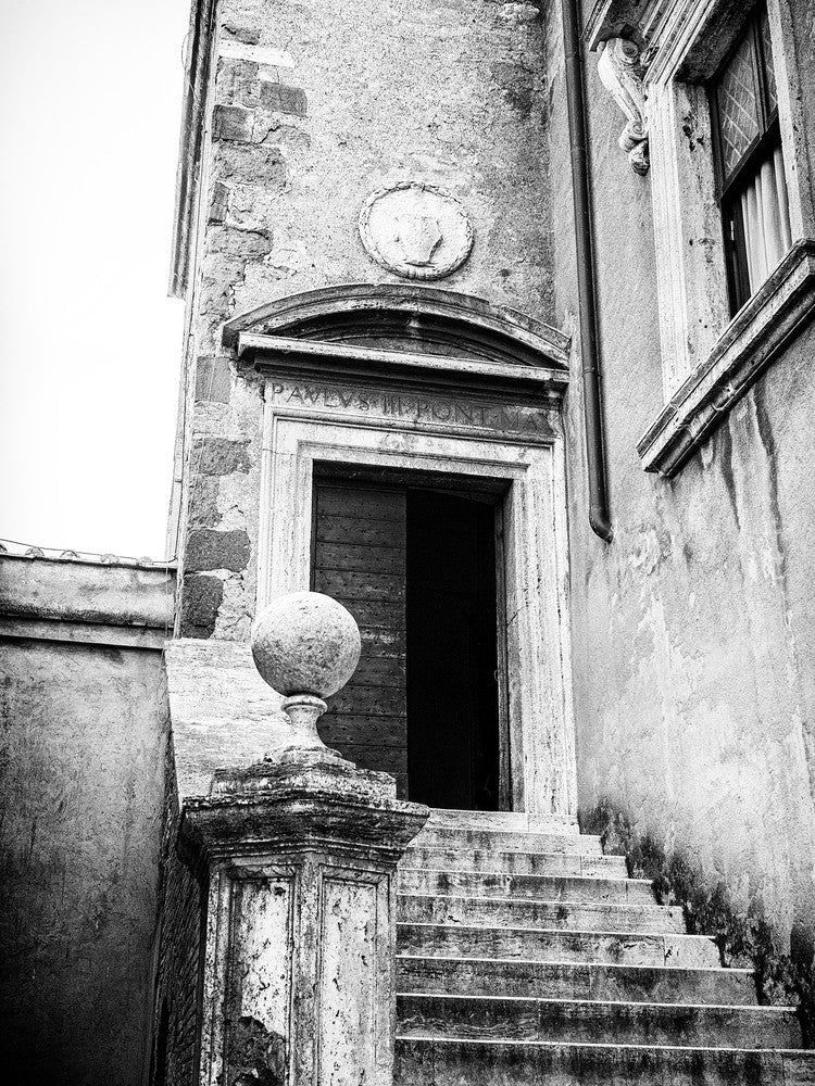 Porte du Castel Sant'Angelo avec escaliers à Rome