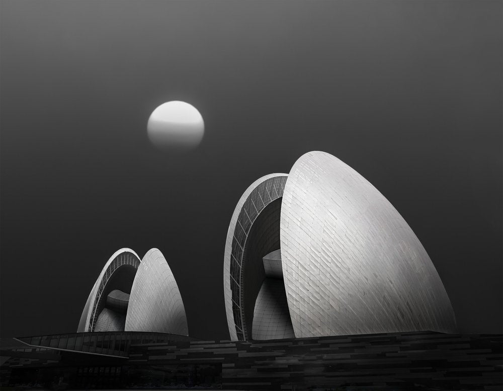 Monochromatic Shells and Sun