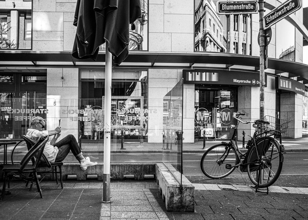 Urban Cafe Moment
