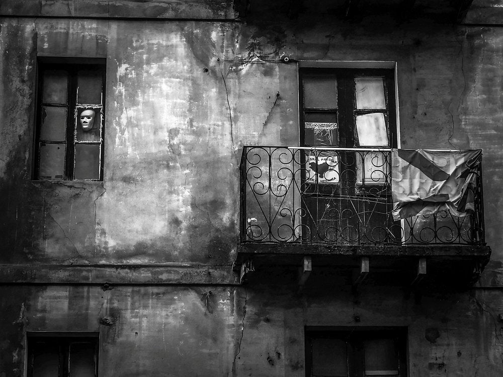 Urban Window Face