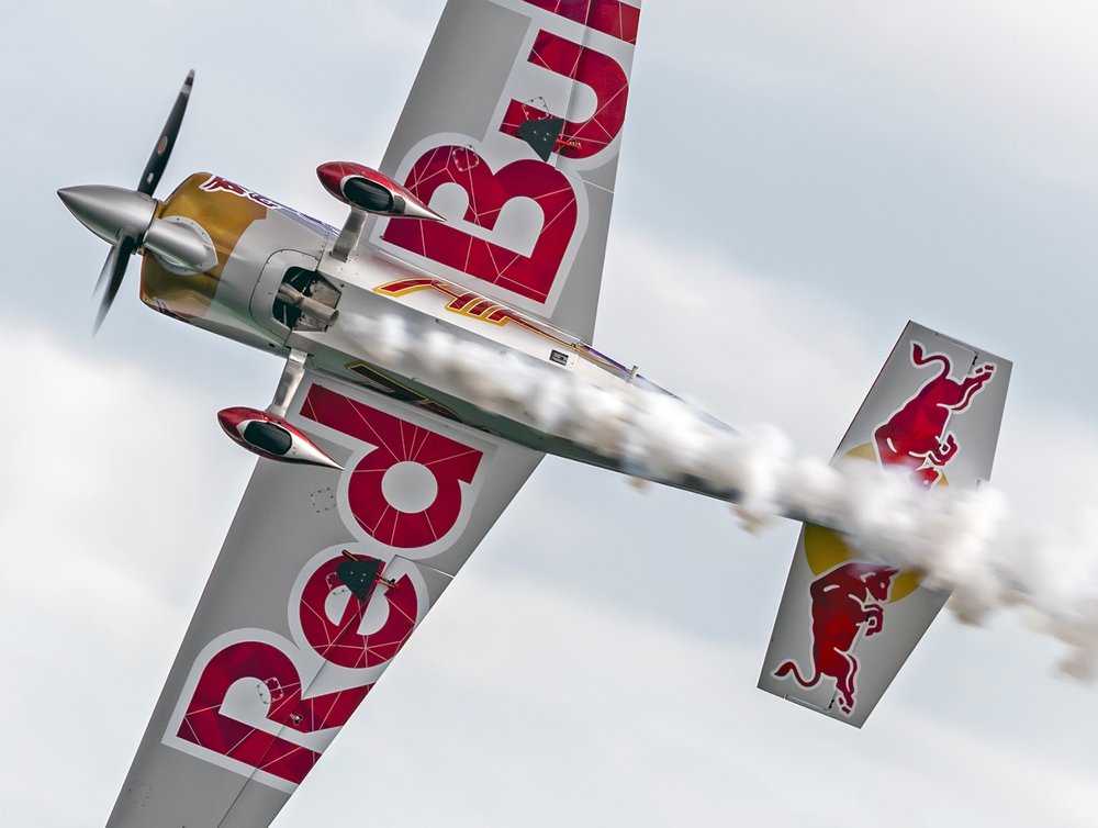 Dynamic Stunt Plane