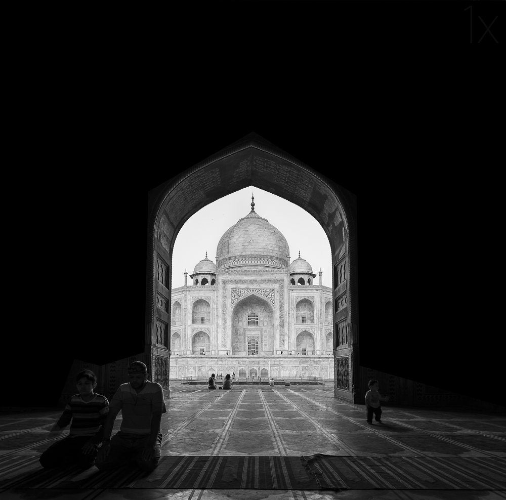 Taj Mahal Archway View