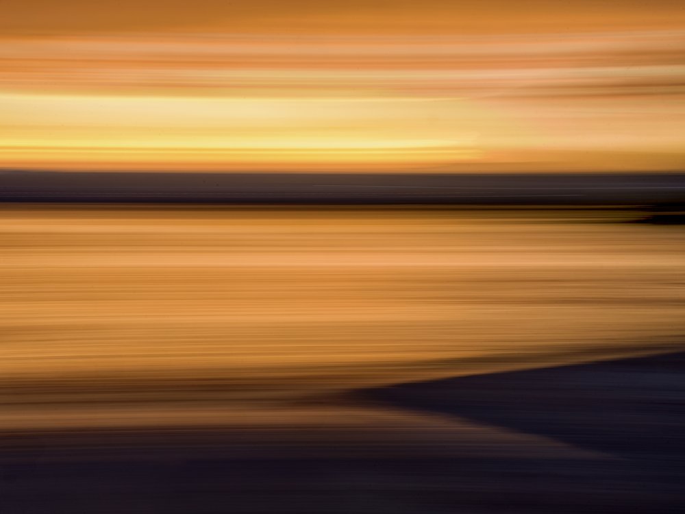 Golden Horizon Blur