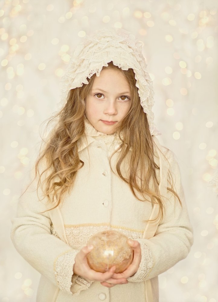 Dreamy Child Golden Orb
