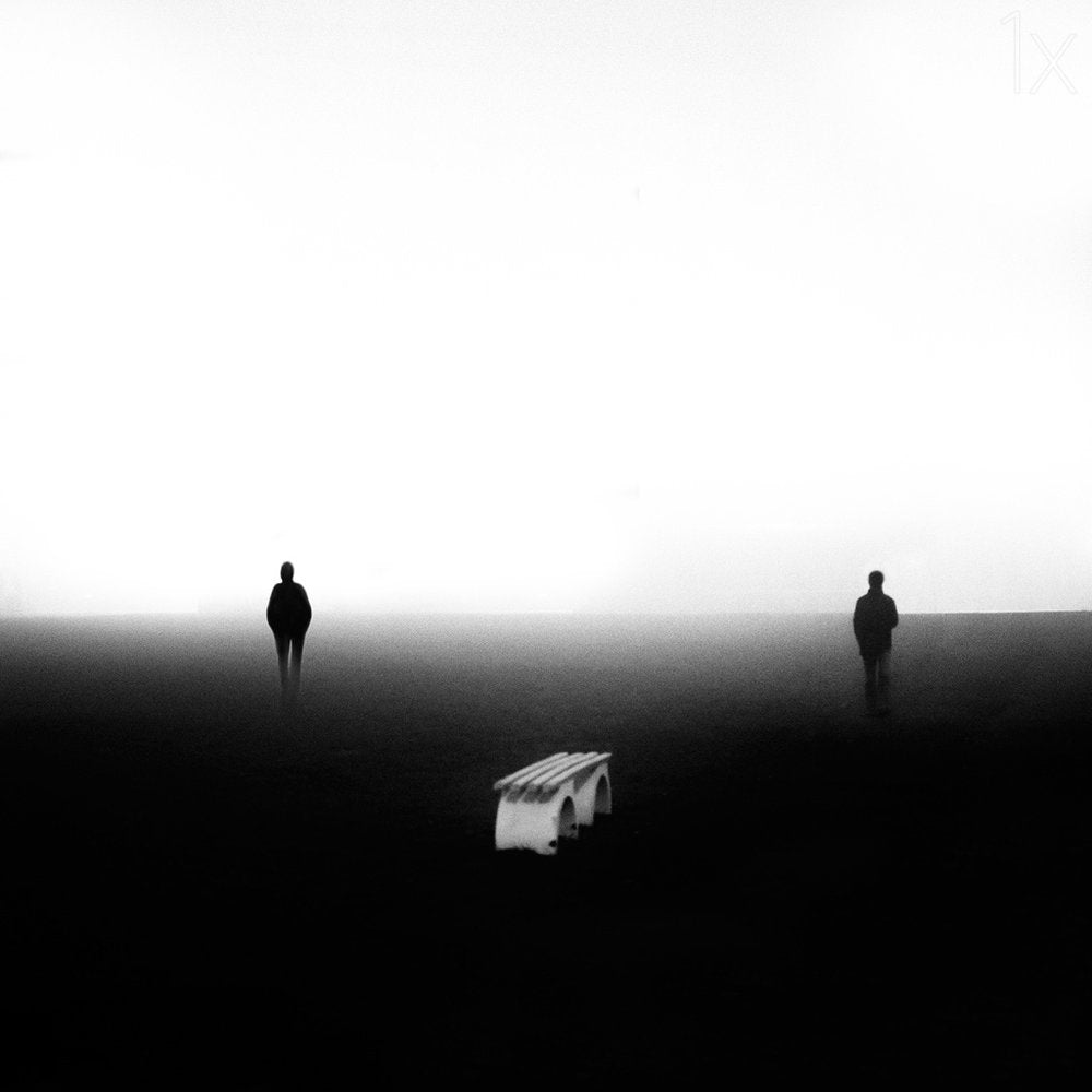 Solitary Figures Horizon