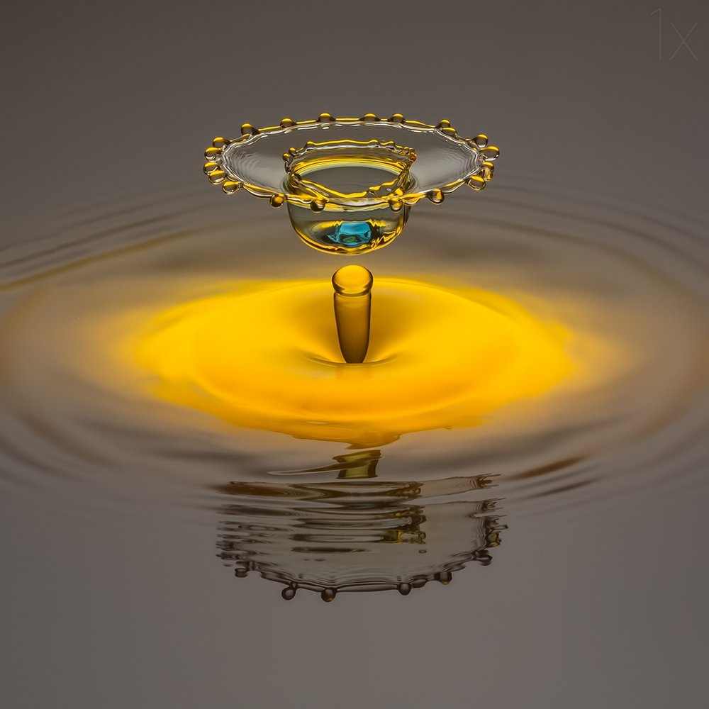 Golden Liquid Splash Crown