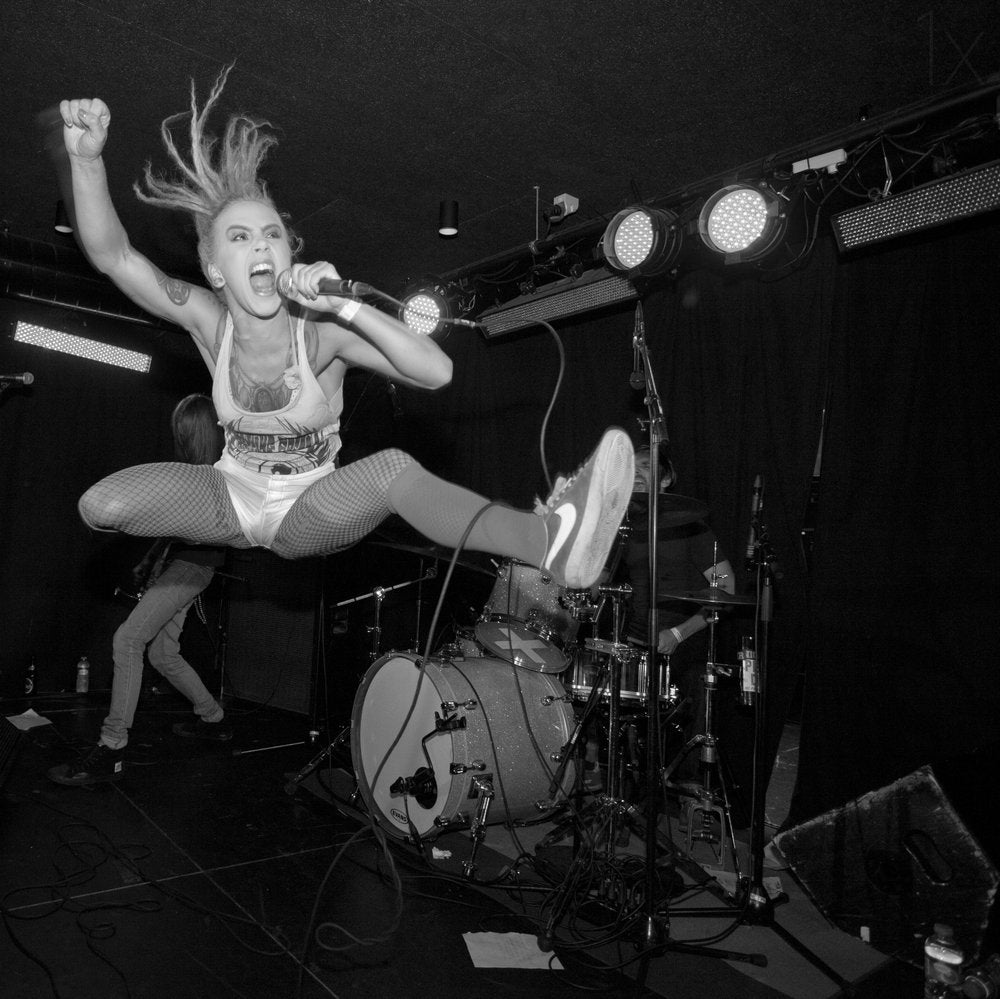 Jumping Punk Singer