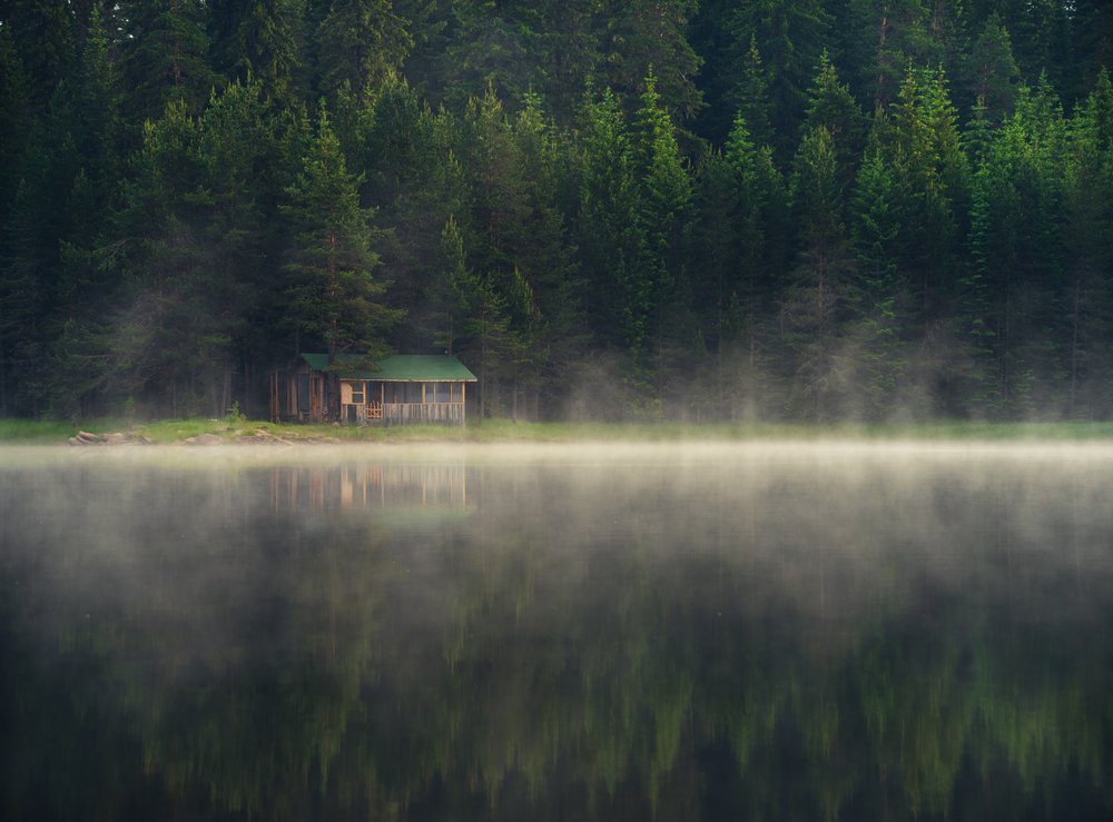 Peaceful Morning Lake Cabin