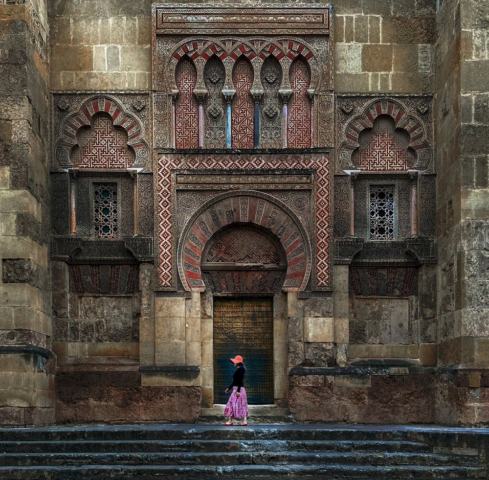 Cordoba Archway Wanderer